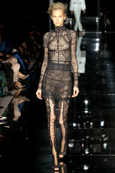 Look 32